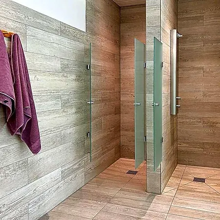 Mit Balkon Nahe Golfplatz In 3*